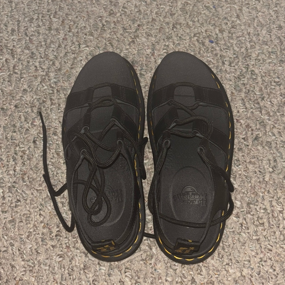 DOC MARTEN SANDALS